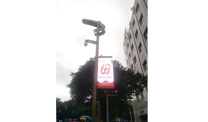 江蘇海安示范點智慧LED燈桿屏